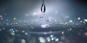 为你留下最后一滴泪出自哪首歌？