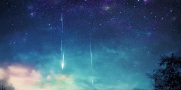 午夜的天空想起你究竟是哪首歌？