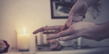 爱情就像黑的眼睛究竟是哪首歌？